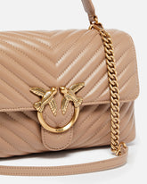 Mittelgroße Handtasche Love Bag Puff Chevron aus Nappaleder - | Pinko