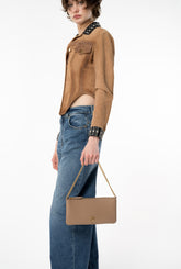 Horizontal Flat Bag aus Leder - Beige | Pinko