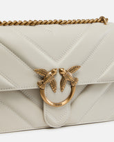 Mittlere Love Bag Crossbody-Tasche aus genarbtem Leder mit V-Muster und Logo - Weiß | Pinko
