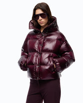 Daunenjacke mit Kapuze aus technischem Gewebe - Bordeaux | Pinko