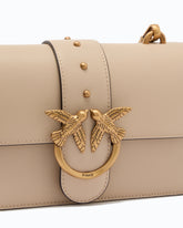 Kleine Umhängetasche Love Bag aus Leder - Beige | Pinko