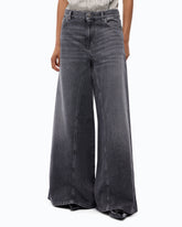 Ausgestellte Jeans mit Super Wide Leg aus Black Denim - Grau | Pinko