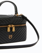 Kleiner Beauty Case aus Chevron-Nappaleder mit Schulterriemen - | Pinko