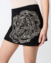 Minirock mit aufgestickter Schmuckrose - | Pinko