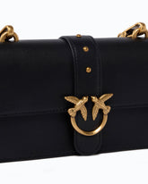 Kleine Love Bag One Schultertasche aus Leder mit New Buckle - Schwarz | Pinko