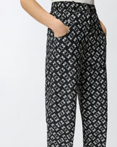 Sporty trousers with all-over Love Birds logo - Multicolor Black-White | Pinko