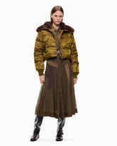 Kurze Daunenjacke aus technischem Satin mit Camouflagemuster - Grün | Pinko