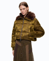 Kurze Daunenjacke aus technischem Satin mit Camouflagemuster - Grün | Pinko