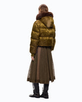 Kurze Daunenjacke aus technischem Satin mit Camouflagemuster - Grün | Pinko