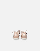 Sneakers mit doppelten Schnürsenkeln und Schmuckapplikationen - | Pinko