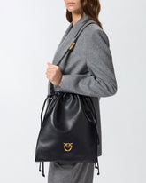 Mittelgroße Schultertasche Slouchy Bag in vertikaler Form aus Leder -  | Pinko