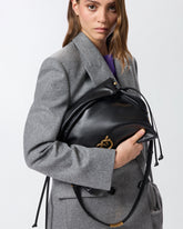 Mittelgroße Schultertasche Slouchy Bag in vertikaler Form aus Leder -  | Pinko