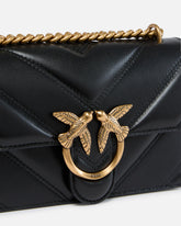 Mini Love Bag aus Nappaleder mit gestepptem Chevron-Muster und Schulterriemen -  | Pinko