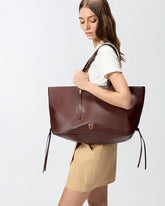 Medium leather shopper bag with metal details -  | Pinko