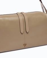 Mittelgroße Schultertasche Keeper Bag aus New Biker Leder - Beige | Pinko
