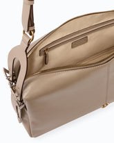Mittelgroße Schultertasche Keeper Bag aus New Biker Leder - Beige | Pinko